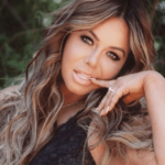 Chiquis Rivera causa polémica con su bikini
