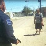 Policía mata en defensa propia a un hombre que lo atacó con cuchillo
