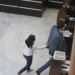 Diputado Erik Aguilar sale corriendo del Congreso de Veracruz tras ser desaforado