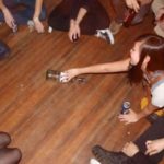 Así puedes reportar al vecino, si hace fiesta durante la cuarentena