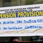 Clausuran sucursal BBVA en Acayucan