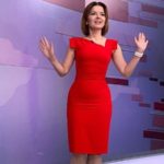Se le sale un diente a conductora en pleno noticiero en vivo (VIDEO)