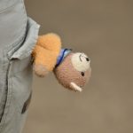 Rescatan a niño de 8 años maltratado por padrastro; lo acusan de quemarle las manos