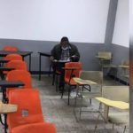 Nunca es demasiado tarde: Abuelito hace examen para lograr su sueño de ser abogado