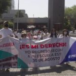 En Nuevo León, padres de familia marchan para exigir el regreso a clases presenciales